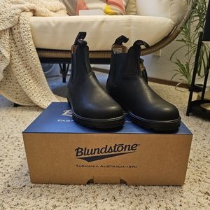 Blundstone 558 Style Black Leather Chelsea Boot - Size 8 W/6M